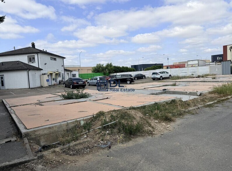 Terrain dans Vigneux-sur-Seine à louer - Photo de l’immeuble – Image 3 sur 4