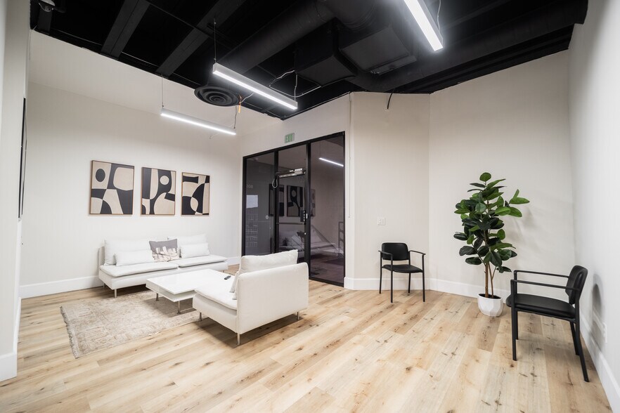 3505 Cadillac Ave, Costa Mesa, CA à louer - Photo intérieure – Image 2 sur 46