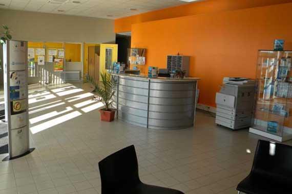Bureau dans Chauny à louer - Photo de l’immeuble – Image 2 sur 3
