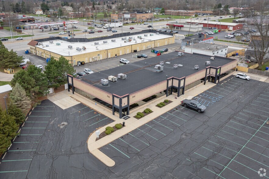 7131 Spring Meadows Dr W, Holland, OH à vendre - Photo de l’immeuble – Image 3 sur 7