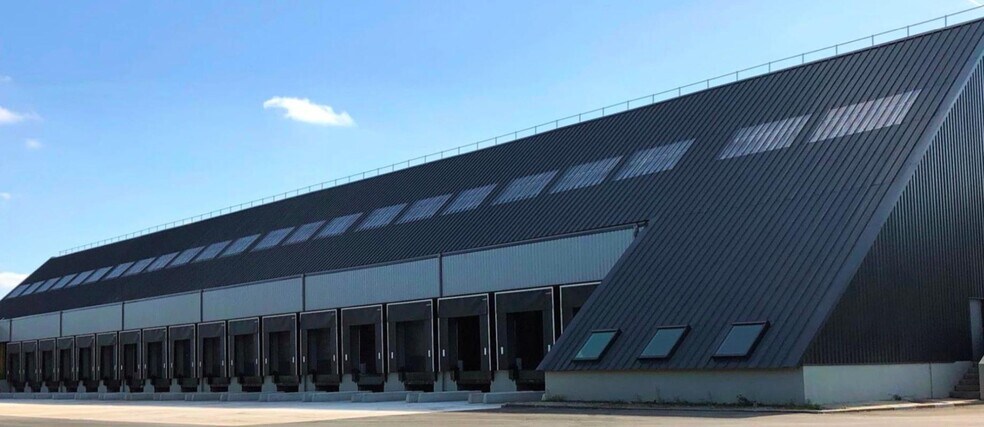 Industriel/Logistique dans Émerainville à louer - Photo de l’immeuble – Image 2 sur 5