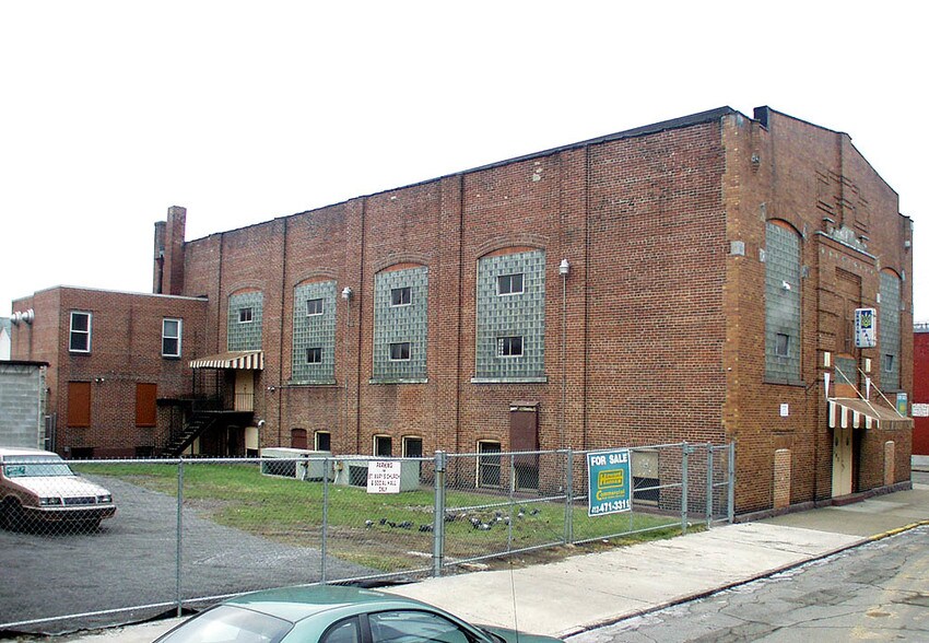 102 Ella St, McKees Rocks, PA à louer - Photo de l’immeuble – Image 2 sur 17