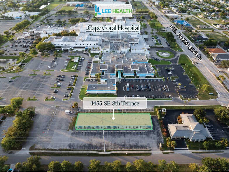 1435 SE 8th Ter, Cape Coral, FL à vendre - Photo de l’immeuble – Image 2 sur 3