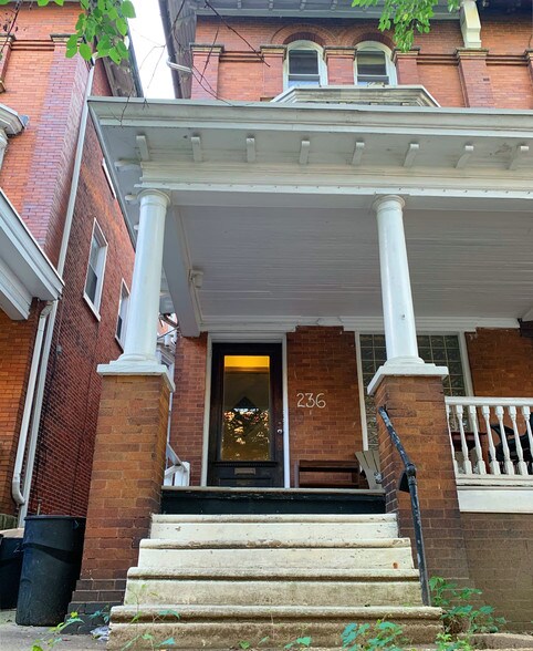 236 S 45th St, Philadelphia, PA à vendre - Photo principale – Image 1 sur 1