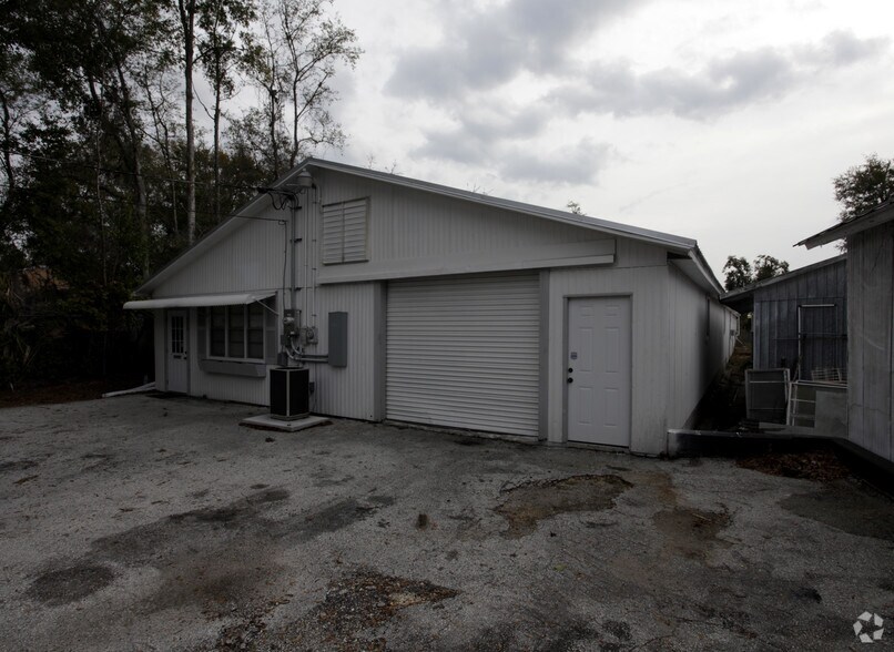 323 N Delaware Ave, Deland, FL à louer - Photo principale – Image 1 sur 15