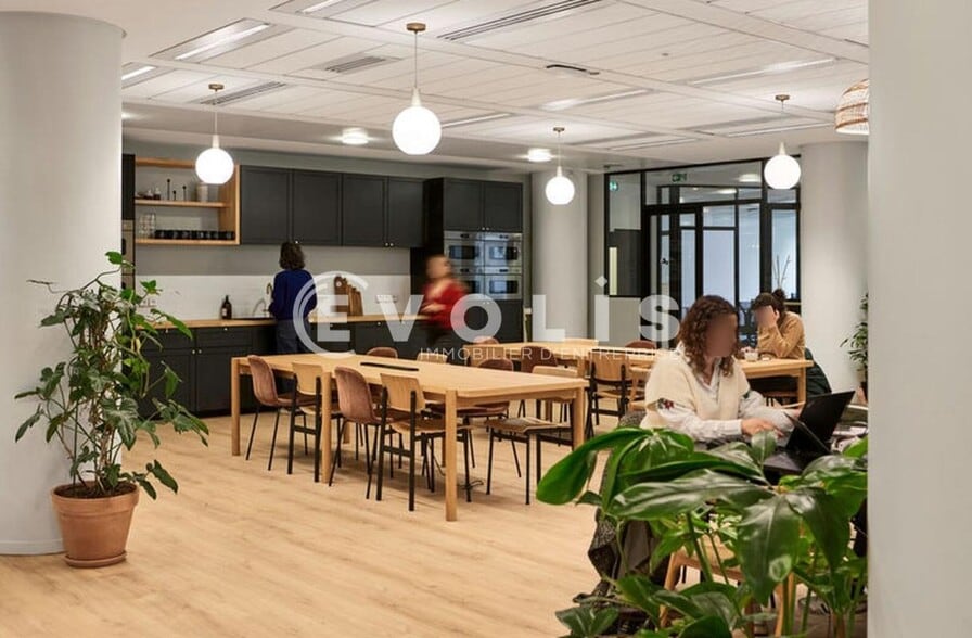 Bureau dans Paris à louer - Photo de l’immeuble – Image 2 sur 13
