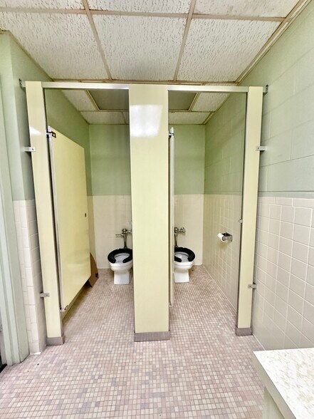8 Lester Ave, Martinsville, VA à vendre - Photo de l’immeuble – Image 2 sur 64