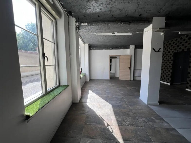 Local commercial dans Cormontreuil à louer - Photo intérieure – Image 3 sur 5