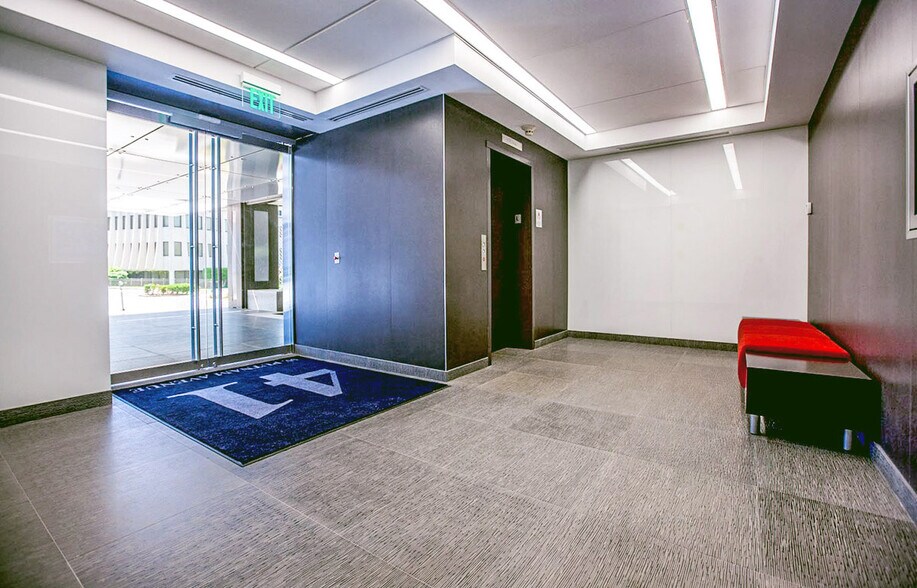 41 W Putnam Ave, Greenwich, CT à louer - Hall d’entrée – Image 2 sur 8