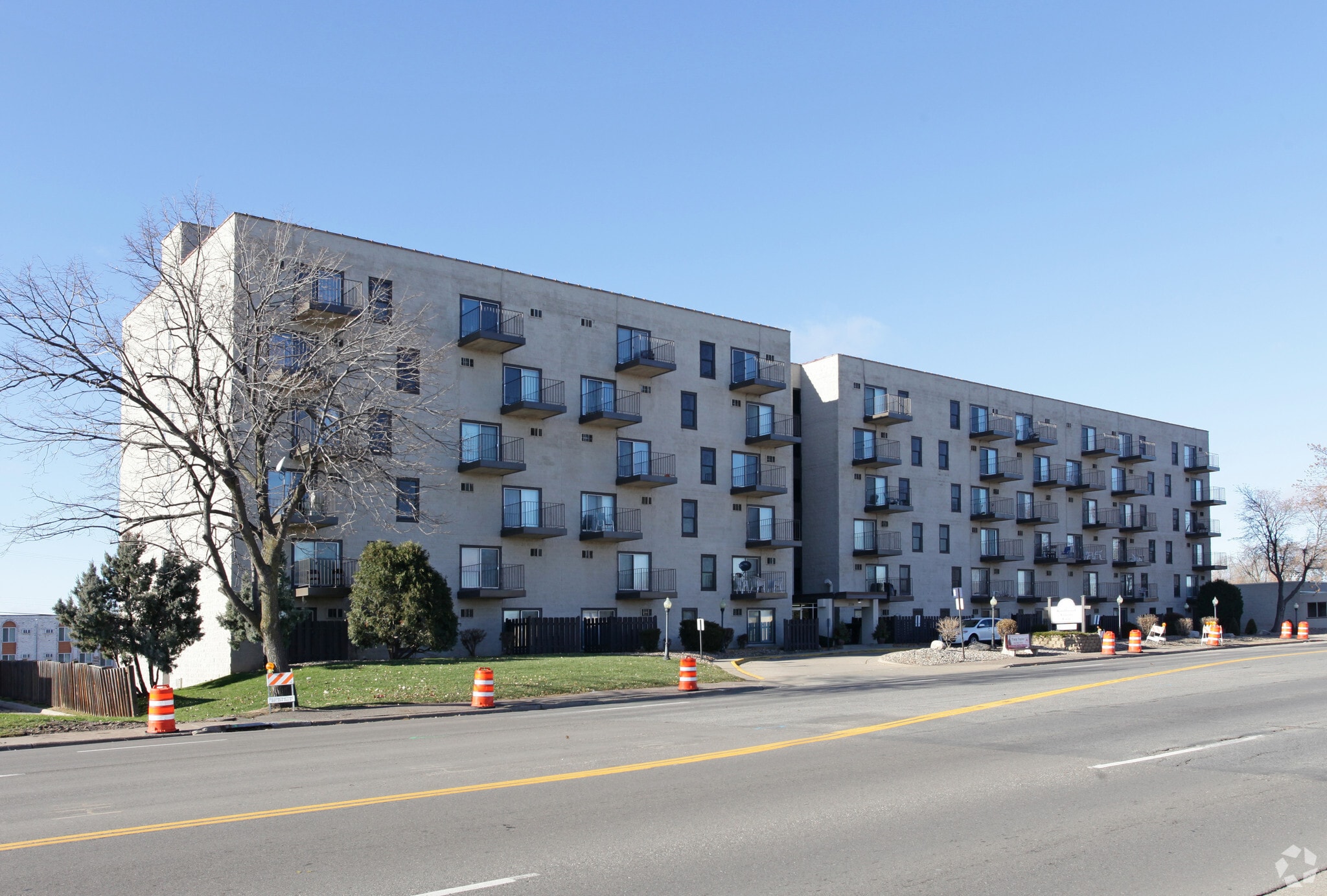 320 Blake Rd N, Hopkins, MN à vendre Photo principale– Image 1 sur 41