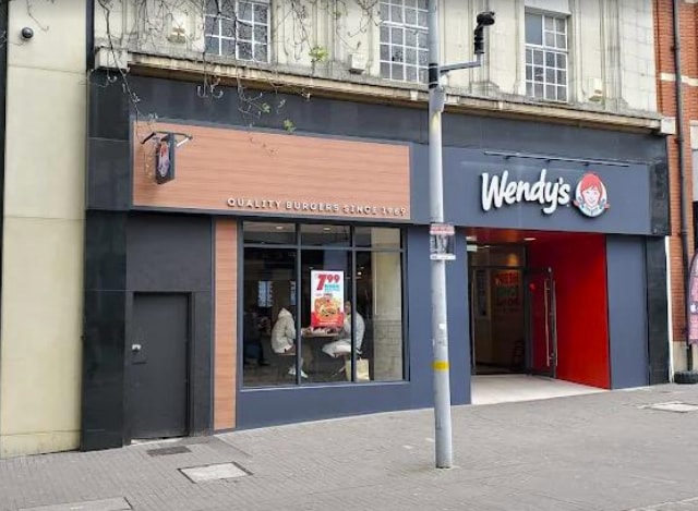 96-98 High St, Sutton à louer Photo de l’immeuble– Image 1 sur 1