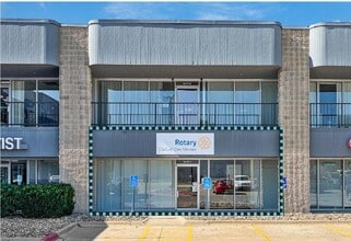 4214 Fleur Dr, Des Moines, IA à louer Photo de l’immeuble– Image 2 sur 2