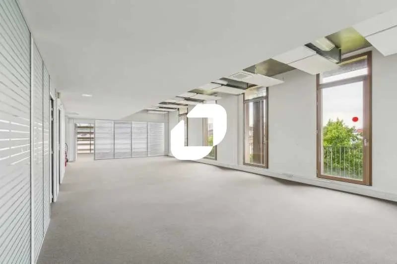 Bureau dans Bordeaux à louer - Photo de l’immeuble – Image 2 sur 12