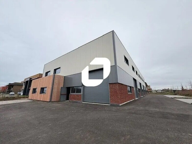 Local d'activités dans Ennery à vendre - Photo de l’immeuble – Image 2 sur 20