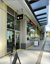 1321 Lonsdale Av, North Vancouver, BC à louer Photo de l’immeuble– Image 1 sur 3