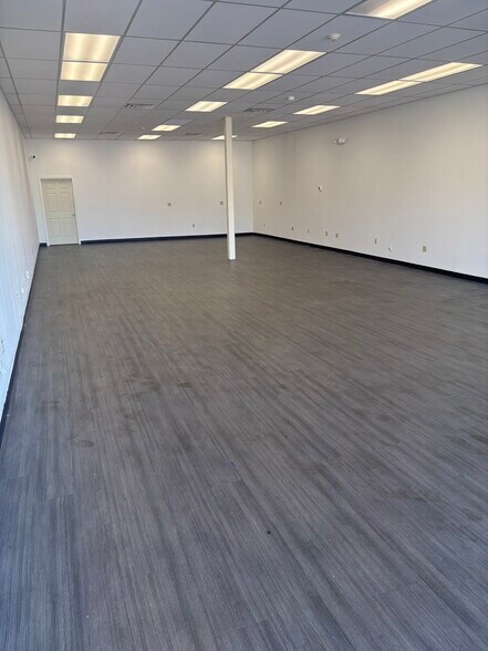 223 S Willow St, Manchester, NH à louer - Photo de l’immeuble – Image 1 sur 5