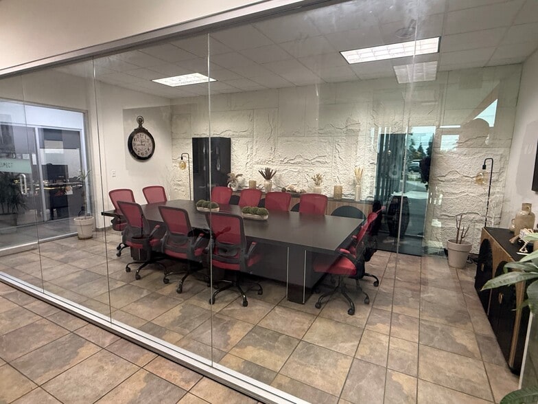 14107 Dinard Ave, Santa Fe Springs, CA à louer - Photo intérieure – Image 2 sur 5
