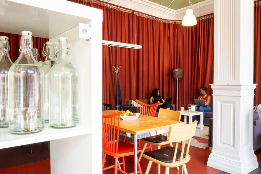 639 High Rd, Londres à louer - Photo de l’immeuble – Image 3 sur 13