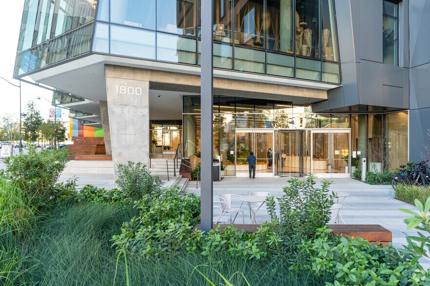 1800 Owens St, San Francisco, CA à louer - Photo de l’immeuble – Image 3 sur 9