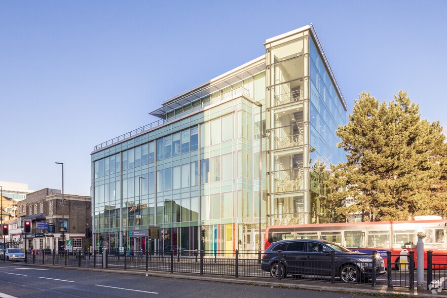 578-586 Chiswick High Rd, Londres à louer - Photo de l’immeuble – Image 3 sur 7