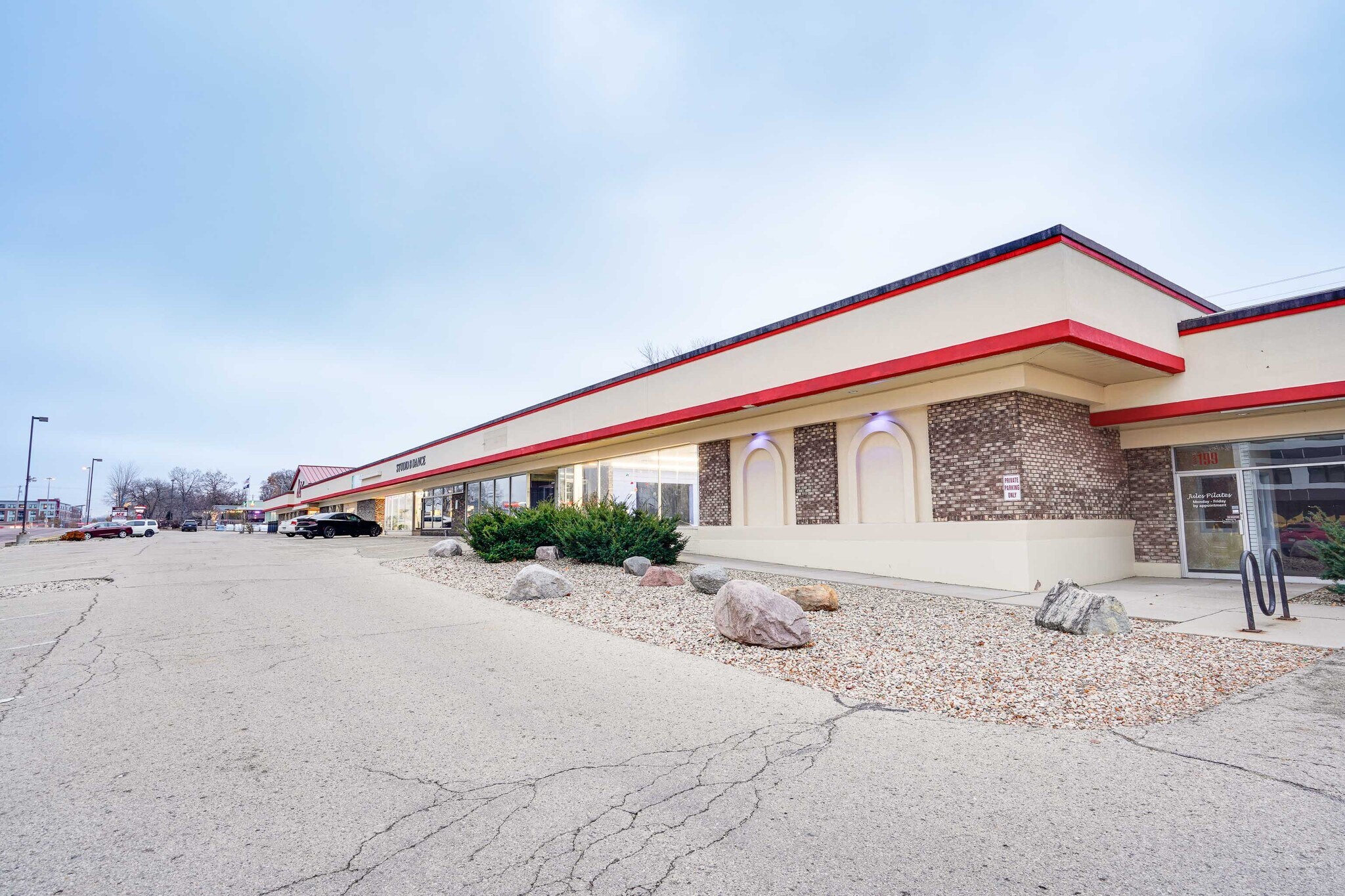 195-209 Cottage Grove Rd, Madison, WI à louer Photo de l’immeuble– Image 1 sur 41