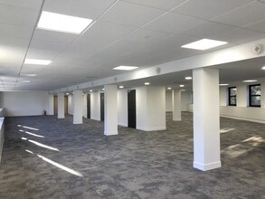4 Rue Joseph Monier, Rueil-Malmaison à louer Photo intérieure– Image 2 sur 5
