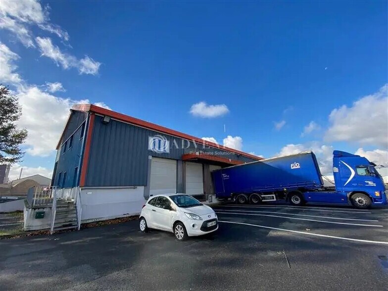 Local d’activités dans Bonneuil-sur-Marne à louer - Photo de l’immeuble – Image 1 sur 6