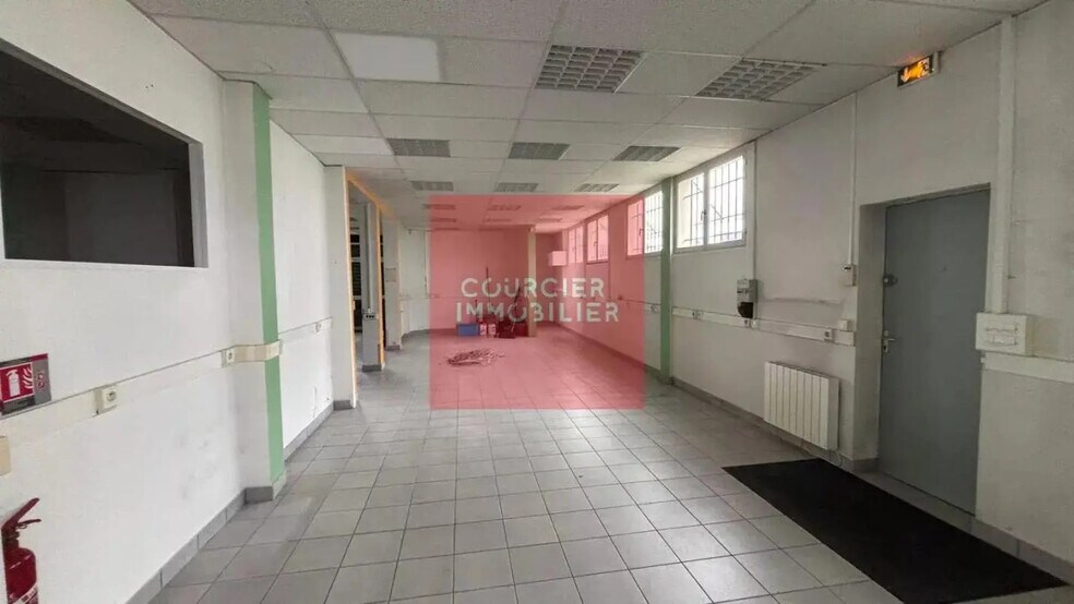 29 Rue De Rodon, Le Mesnil-Saint-Denis à vendre - Photo intérieure – Image 3 sur 13