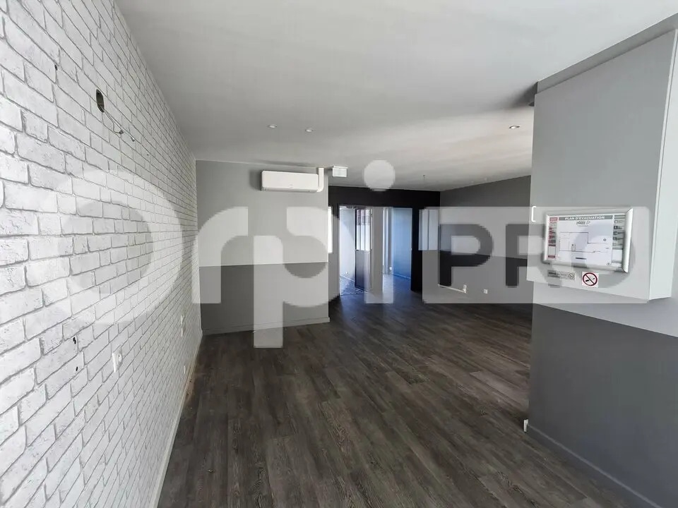 Local commercial dans Guérande à louer Photo intérieure– Image 1 sur 4