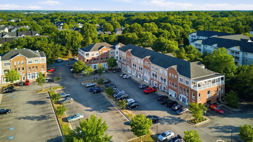 13895 Hedgewood Dr, Woodbridge, VA à vendre - Photo de l’immeuble – Image 3 sur 58