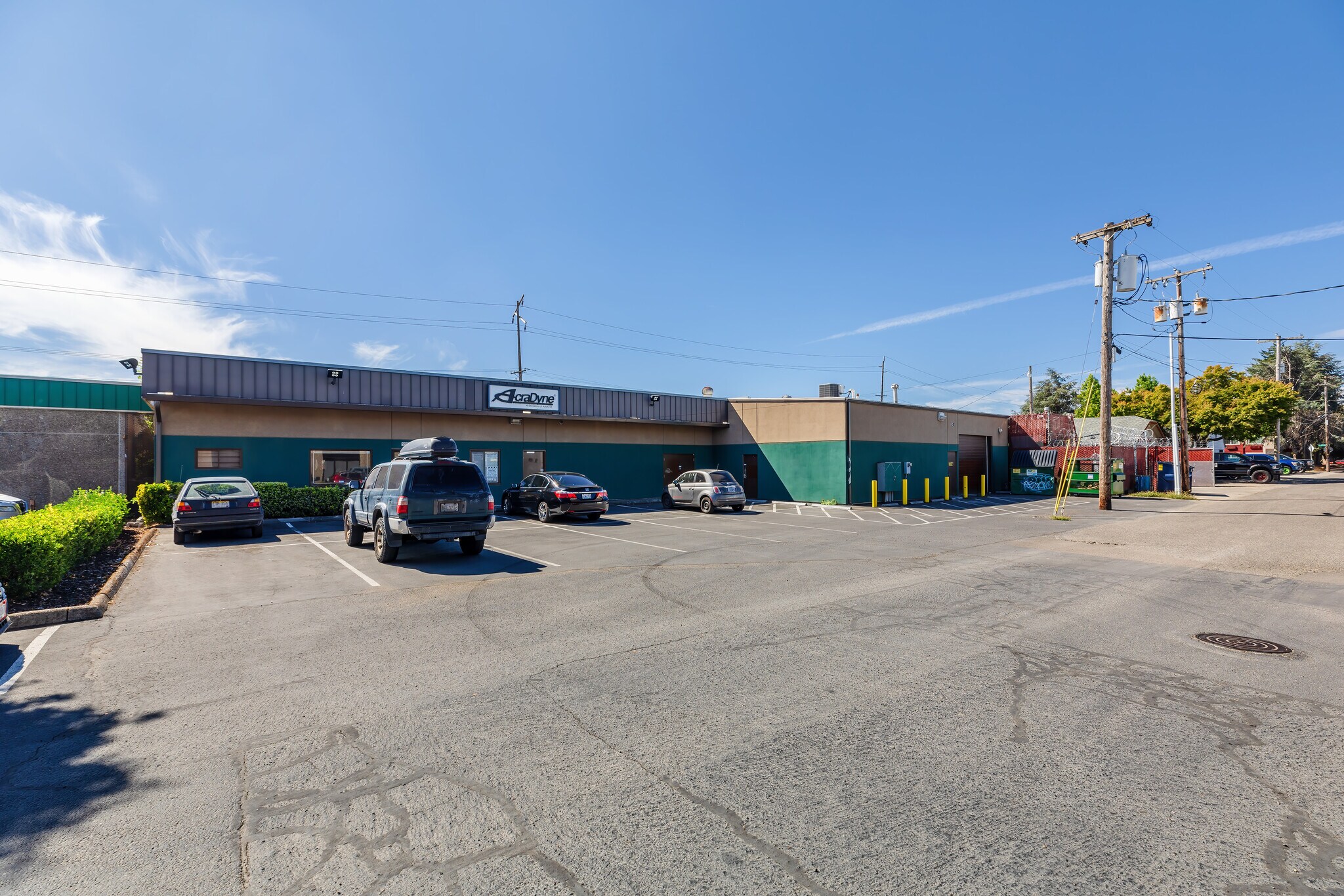 9952 SE Oak St, Portland, OR à louer Photo principale– Image 1 sur 5