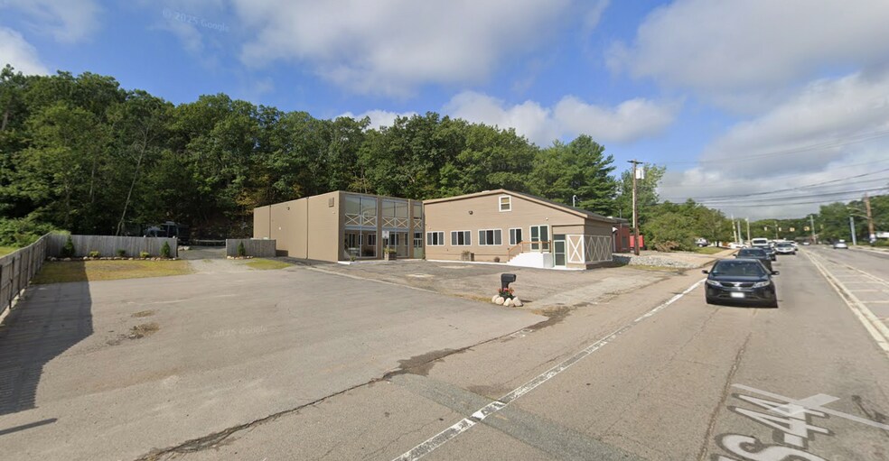 256 Putnam Pike, Smithfield, RI à louer - Photo de l’immeuble – Image 3 sur 5