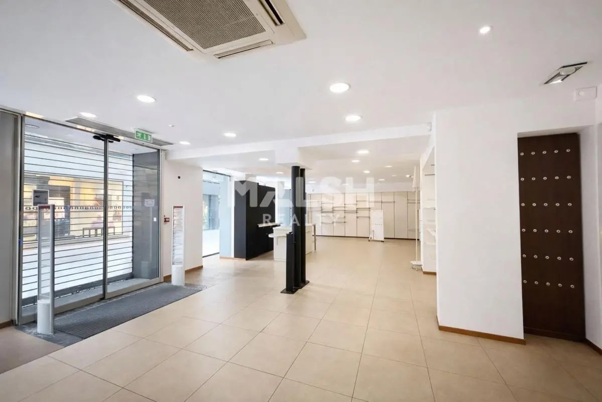 Local commercial dans Saint-Étienne à louer Photo intérieure– Image 1 sur 4