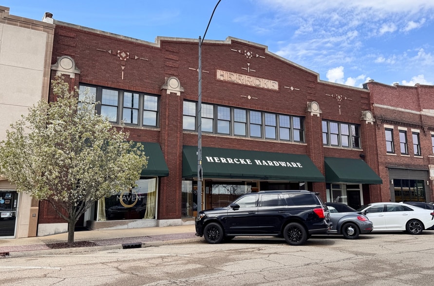 425-433 1st St, LaSalle, IL à louer - Photo principale – Image 1 sur 6