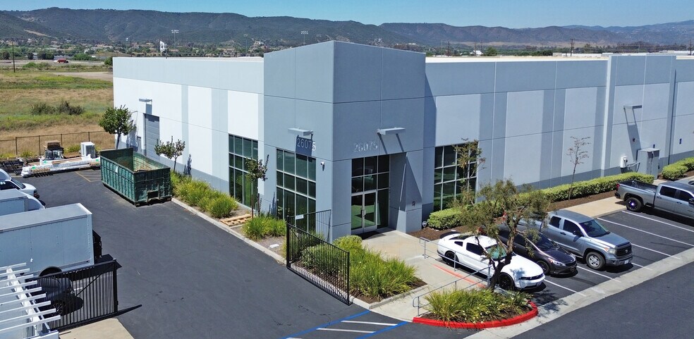 26075 Jefferson Ave, Murrieta, CA à louer - Photo de l’immeuble – Image 1 sur 2