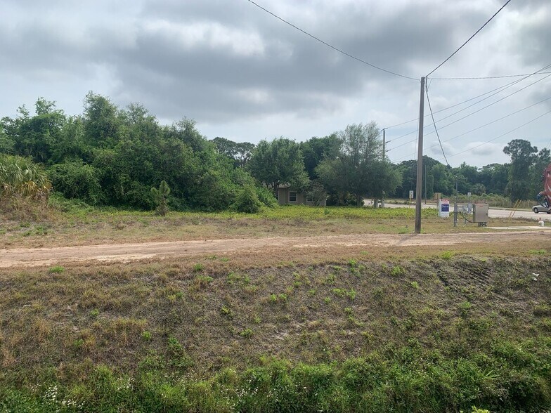 0 eyster, Rockledge, FL à vendre - Photo de l’immeuble – Image 3 sur 3