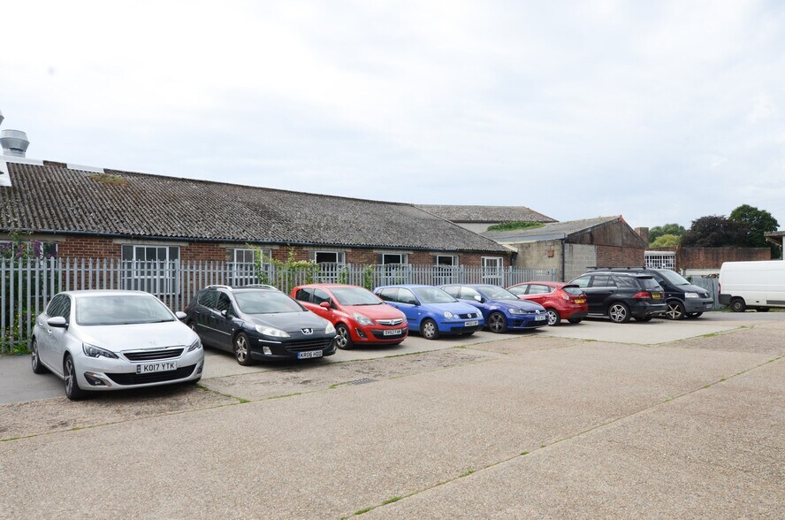 26B-28 Terminus Rd, Chichester à louer - Photo de l’immeuble – Image 3 sur 5