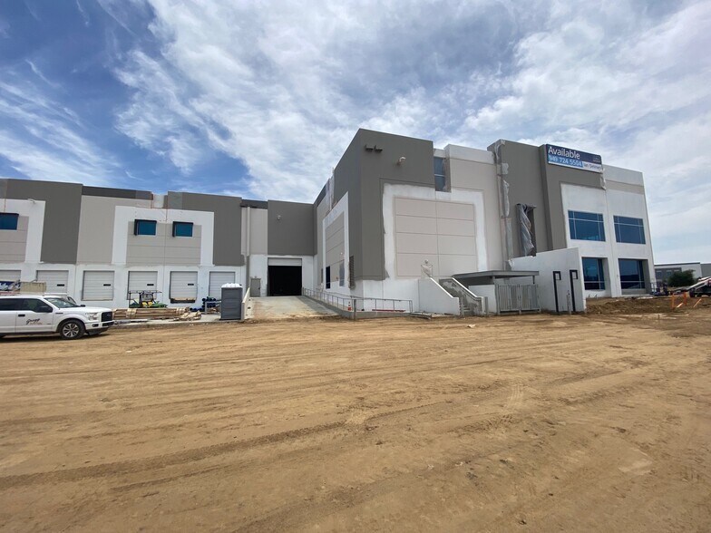 2610 E Alessandro Blvd, Riverside, CA à louer - Photo de l’immeuble – Image 2 sur 18