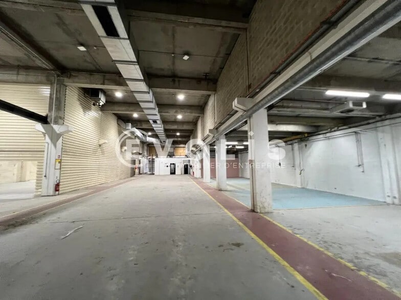 Local d’activités dans Bagnolet à louer - Photo de l’immeuble – Image 1 sur 6