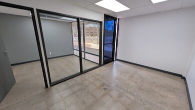2105 S 48th St, Tempe, AZ à louer Photo intérieure– Image 2 sur 4