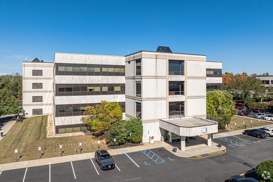15 Corporate Pl S, Piscataway, NJ à louer - Photo de l’immeuble – Image 2 sur 7