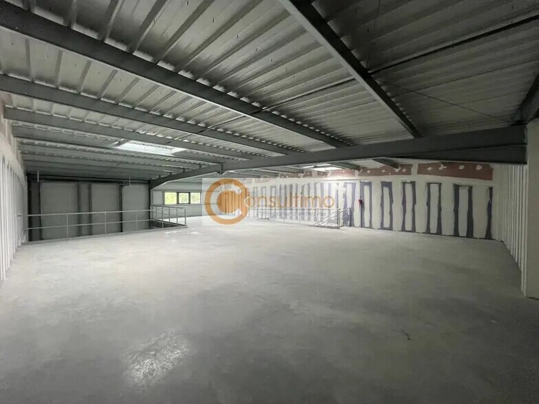 Local d'activités dans Salleboeuf à vendre - Photo intérieure – Image 3 sur 6
