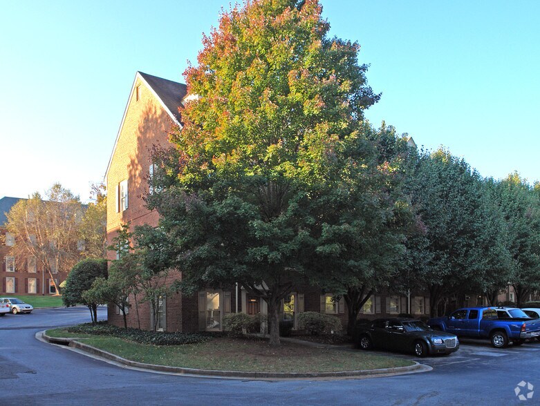 1070 Cambridge Sq, Alpharetta, GA à vendre - Photo de l’immeuble – Image 3 sur 10