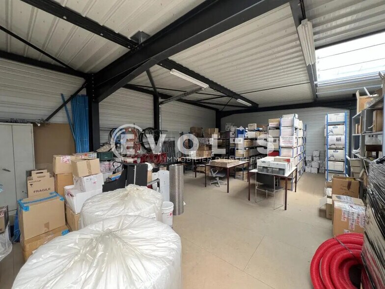 Local d’activités dans Vaulx-en-Velin à louer - Photo de l’immeuble – Image 3 sur 10