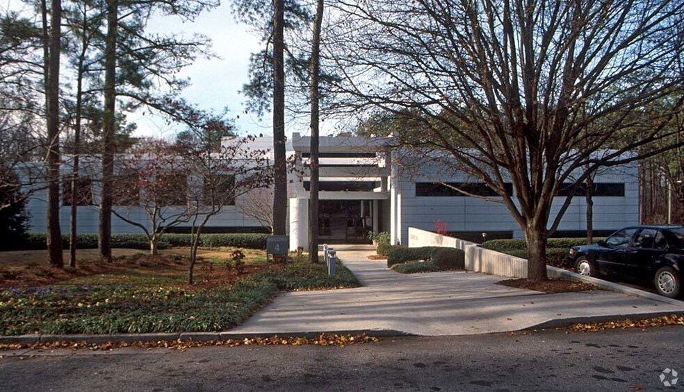 2933 Miller Rd, Decatur, GA à louer - Photo de l’immeuble – Image 2 sur 3