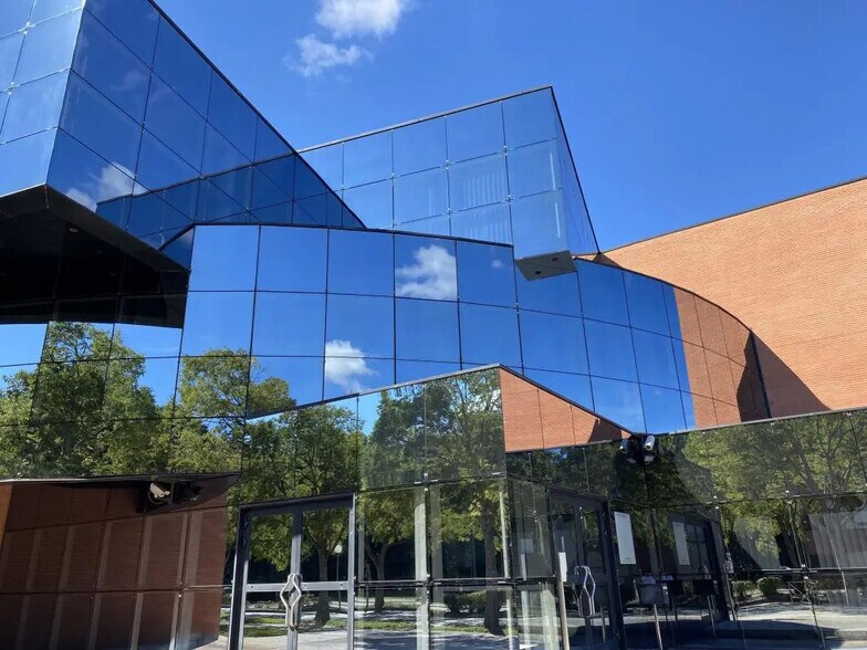 Bureau dans Colomiers à louer - Photo de l’immeuble – Image 2 sur 11