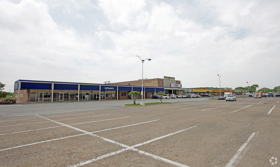 304-514 E Pipeline Rd, Hurst, TX à louer - Photo principale – Image 1 sur 3