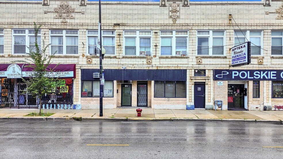 3025 N Milwaukee Ave, Chicago, IL à louer - Photo de l’immeuble – Image 3 sur 15