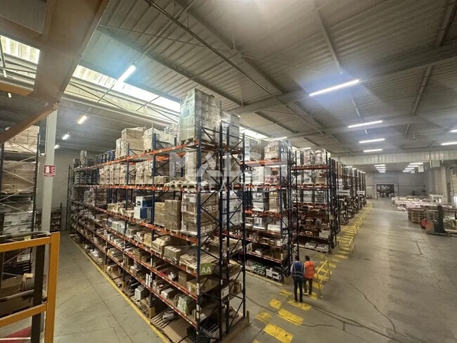 Plus de détails pour Bureau, Local d'activités à louer