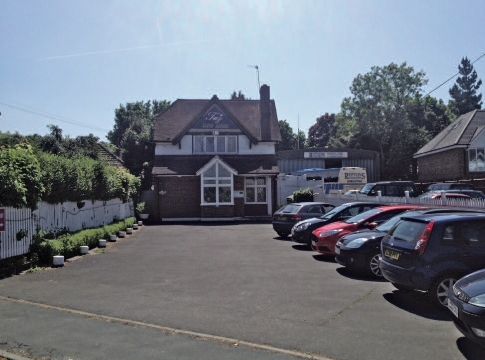 Guildford Rd, Leatherhead à vendre Photo principale– Image 1 sur 3